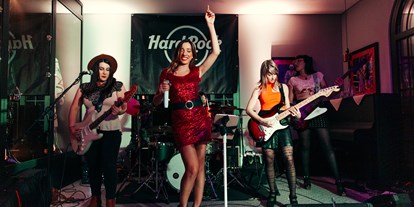 Wanderurlaub - Bettgrößen: Queen Size Bett - Live Musik Events - Hard Rock Hotel Davos