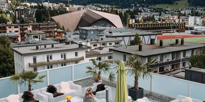Wanderurlaub - Beautybehandlungen - Schweiz - 5th Roof Top Bar - Hard Rock Hotel Davos