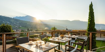 Wanderurlaub - Wanderschuhe: 2 Wanderschuhe - Trentino-Südtirol - Hotel Der Heinrichshof & Residence
