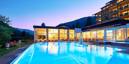 Wanderurlaub - Pools: Außenpool beheizt - Nockberge - Thermalpool  - DAS RONACHER Therme & Spa Resort