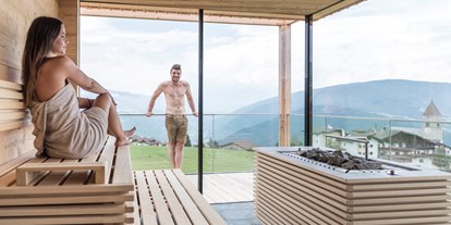 Wanderurlaub - Pools: Infinity Pool - Gais (Trentino-Südtirol) - Alpine Lifestyle Hotel Ambet