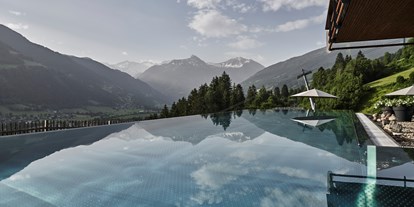 Wanderurlaub - Pools: Infinity Pool - Österreich - Das Goldberg