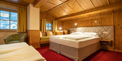 Wanderurlaub - Ausrüstungsverleih: Rucksäcke - Mayrhofen (Mittersill) - Zimmer Sonnenblume 3. Stock - Hotel Senningerbräu