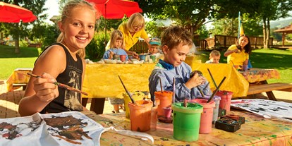 Wanderurlaub - Ausrüstungsverleih: Kindertrage - Sonnberg Ferienanlage