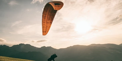 Wanderurlaub - geführte Wanderungen - Dienten am Hochkönig - Paragliding - Hotel Berg-Leben