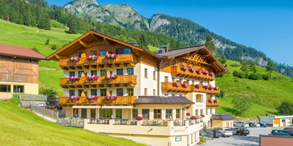 Wanderurlaub - geführte Wanderungen - Sonnhalb - Außenansicht Berghotel Alpenklang - Berghotel Alpenklang