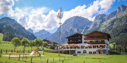 Wanderurlaub - Pauschalen für Wanderer - Flachau - Berghotel Lämmerhof vor dem Tennengebirge - Berghotel Lämmerhof