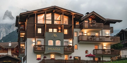 Wanderurlaub - Kolfuschg von Corvara - Sommerfoto im Grün - Garni Hotel Apartments Miara