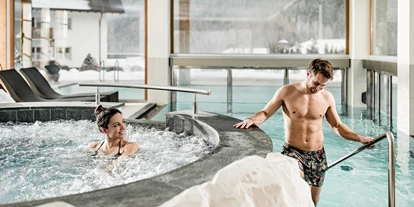 Wanderurlaub - Hotel-Schwerpunkt: Wandern & Wellness - Trentino-Südtirol - Whirlpool mit Indoorpool - Hotel Masl