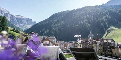 Wanderurlaub - geführte Klettertour - Colfosco - Relax im Garten - Hotel Sun Valley