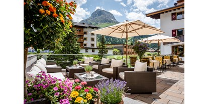 Wanderurlaub - geführte Wanderungen - Vorarlberg - Sonnenterrasse im Auenhof - Hotel Auenhof