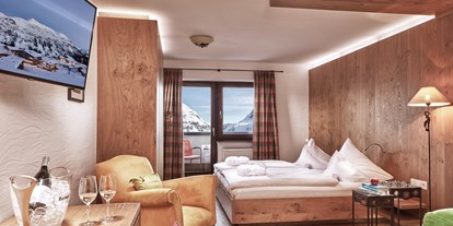 Wanderurlaub - Bettgrößen: King Size Bett - Pettneu am Arlberg - Hotelzimmer - Hotel Goldener Berg