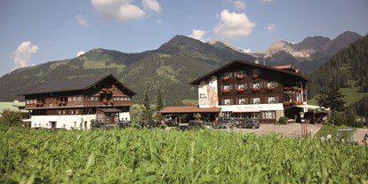 Wanderurlaub - Wanderschuhe: 1 Wanderschuh - Allgäuer Alpen - Hotel Alte Krone