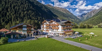 Wanderurlaub - Parkplatz: kostenlos beim Hotel - Ötztal - Wanderhotel Tauferberg - Hotel Tauferberg