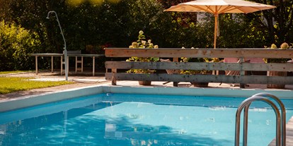 Wanderurlaub - Pools: Außenpool nicht beheizt - Kaltenbach (Kaltenbach) - Unser Pool im Garten - Hotel Zur Post