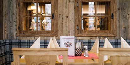 Wanderurlaub - Pauschalen für Wanderer - Reschen - á la carte Restaurant Hiasl´s Stubn direkt im Hotel - Hotel Gabriela Serfaus