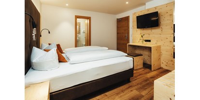 Wanderurlaub - Bettgrößen: Doppelbett - Graun im Vinschgau - Doppelzimmer "Edelweiss Zirbe" - Hotel Edelweiss