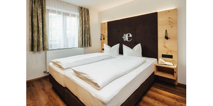 Wanderurlaub - Bettgrößen: Doppelbett - Kaunertal - Familienzimmer "Bergidylle Zirbe" - Hotel Edelweiss