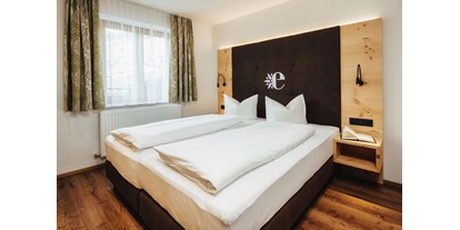 Wanderurlaub - Bettgrößen: Doppelbett - Reschen - Familienzimmer "Bergidylle Zirbe" - Hotel Edelweiss