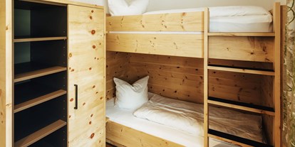 Wanderurlaub - Bettgrößen: Doppelbett - Graun im Vinschgau - Familienzimmer "Bergidylle Zirbe" - Hotel Edelweiss