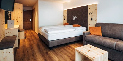Wanderurlaub - Bettgrößen: Doppelbett - Fendels - Doppelzimmer "Edelweissglück Zirbe" - Hotel Edelweiss