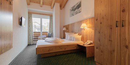 Wanderurlaub - Ausrüstungsverleih: Kindertrage - Tirol - Apartment Fluchthorn - Berghotel Rasis