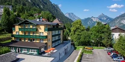 Wanderurlaub - Pauschalen für Wanderer - Oberau (Timelkam) - Hotelansicht außen - Landhotel Post Ebensee
