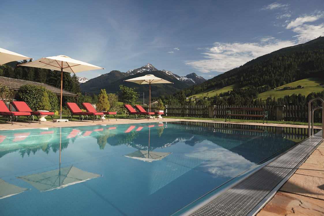 Wanderhotel: Panorama Wellnessgarten mit Pool und traumhafter Aussicht

 - Alpbacherhof - Mountain & Spa Resort