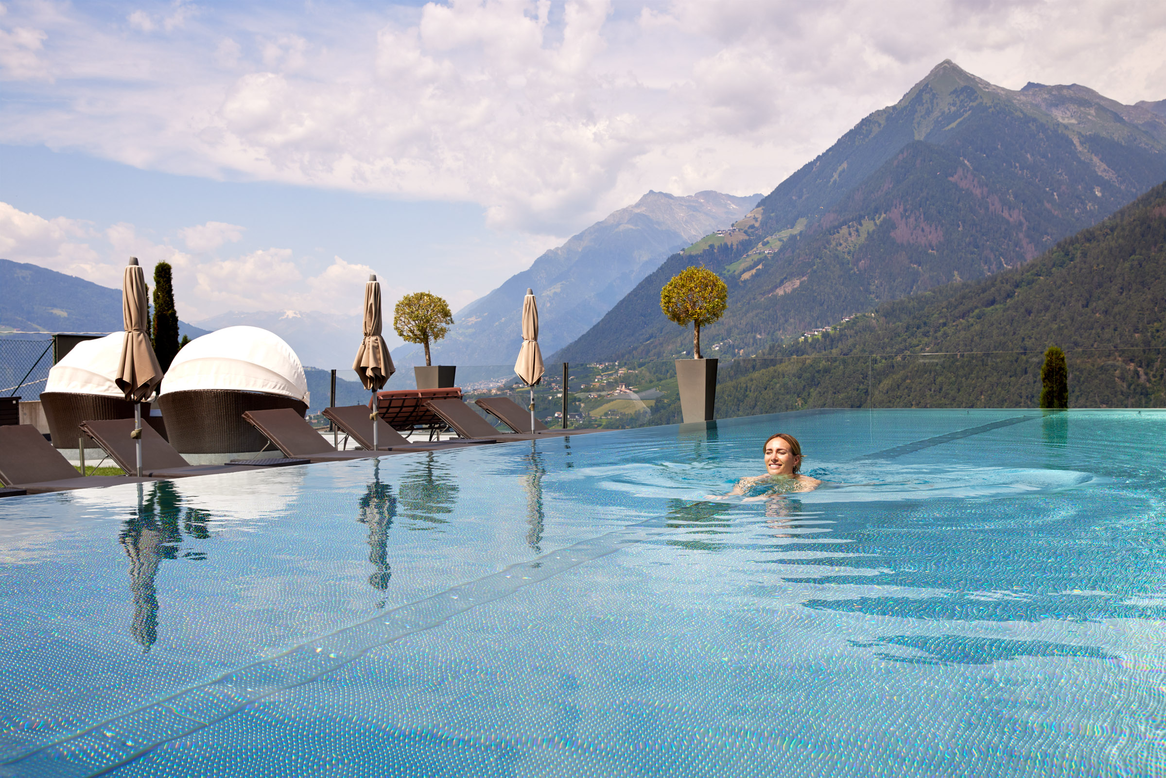 Wanderurlaub - Plaus bei Meran - Außenpool - Hotel Das Sonnenparadies