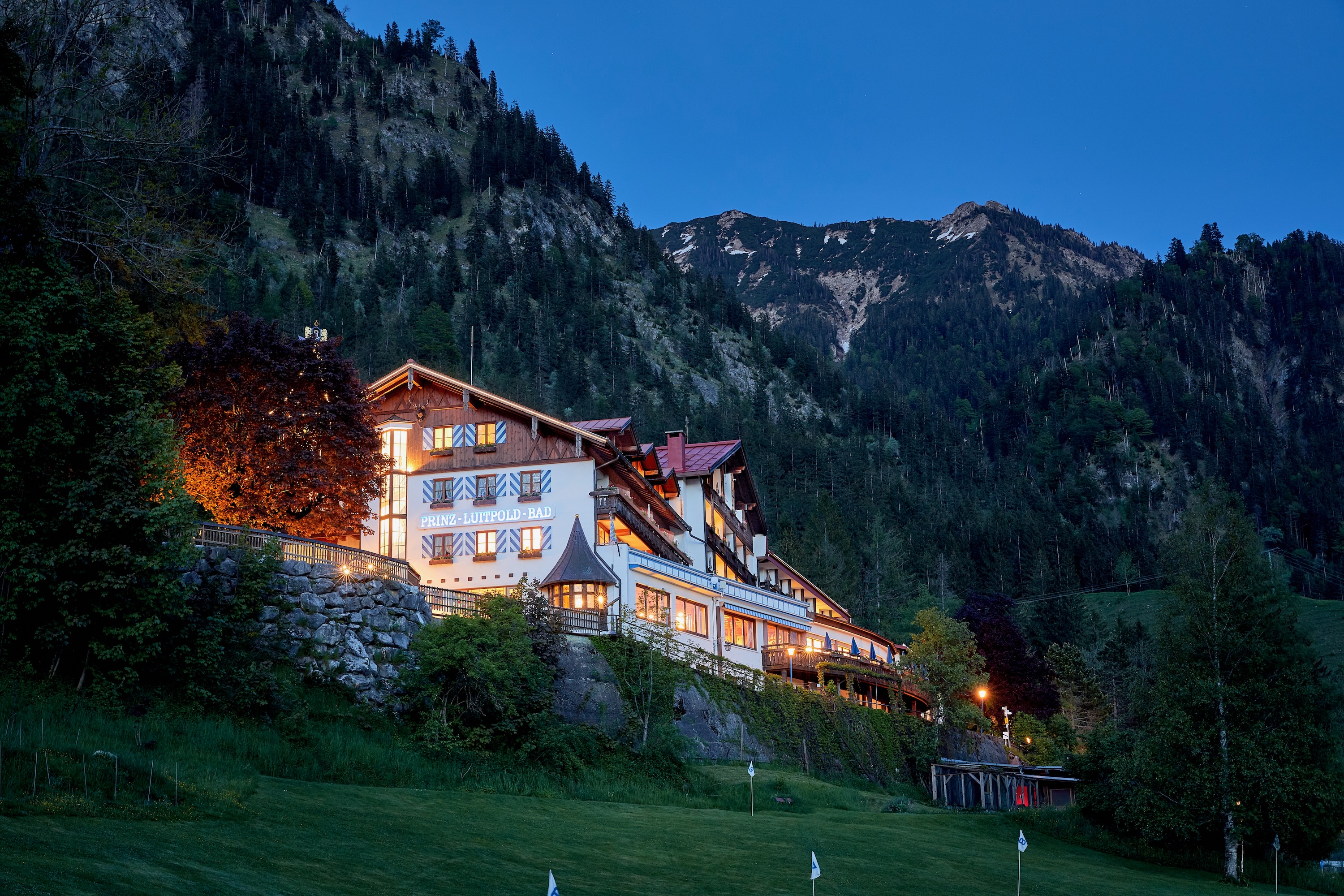 Wanderurlaub - Massagen - Füssen - Hotel mitten in den Bergen mit Wanderwegen ab Hotel - Hotel Prinz-Luitpold-Bad