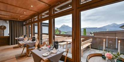 Wanderurlaub - Fahrstuhl - Bayern - Die Bauernstube - Hartungs Hoteldorf