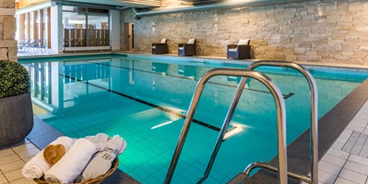 Wanderurlaub - Fahrstuhl - Bayern - Das Schwimmbad - Hartungs Hoteldorf