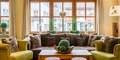 Wanderurlaub - Fahrstuhl - Bayern - Empfangsbereich - Hotel Ruhpoldinger Hof