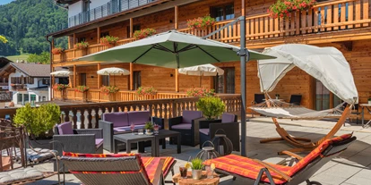 Wanderurlaub - Fahrstuhl - Bayern - Terrasse 1 Stock - Hotel Ruhpoldinger Hof