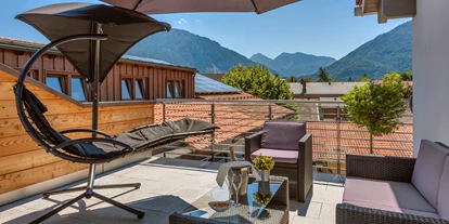 Wanderurlaub - Fahrstuhl - Bayern - Terrasse 3. Stock - Hotel Ruhpoldinger Hof