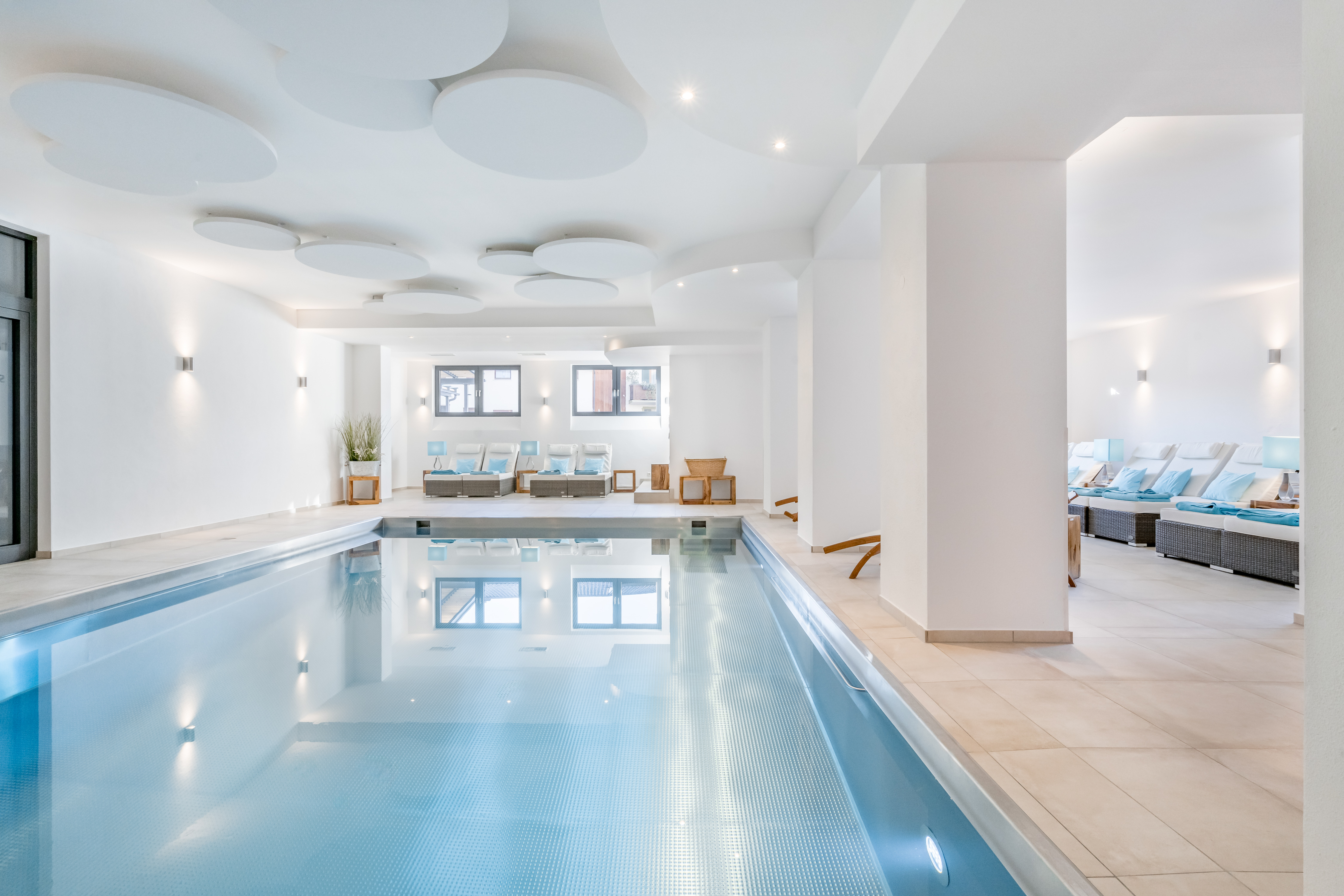 Wanderurlaub - Bergsee - Deutschland - Schwimmbad Indoor - Hotel Ruhpoldinger Hof