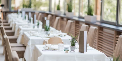 Wanderurlaub - Brenner - Wintergarten - Speisesaal - Naturhotel Rainer