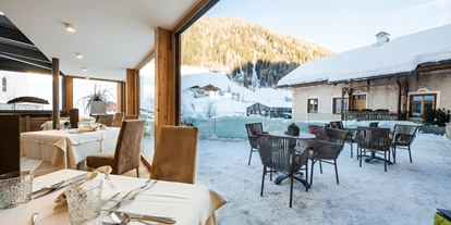 Wanderurlaub - Brenner - Wintergarten - Terrasse - Naturhotel Rainer