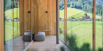 Wanderurlaub - Brenner - Panoramablick auf das naturbelassene Jaufental - Naturhotel Rainer