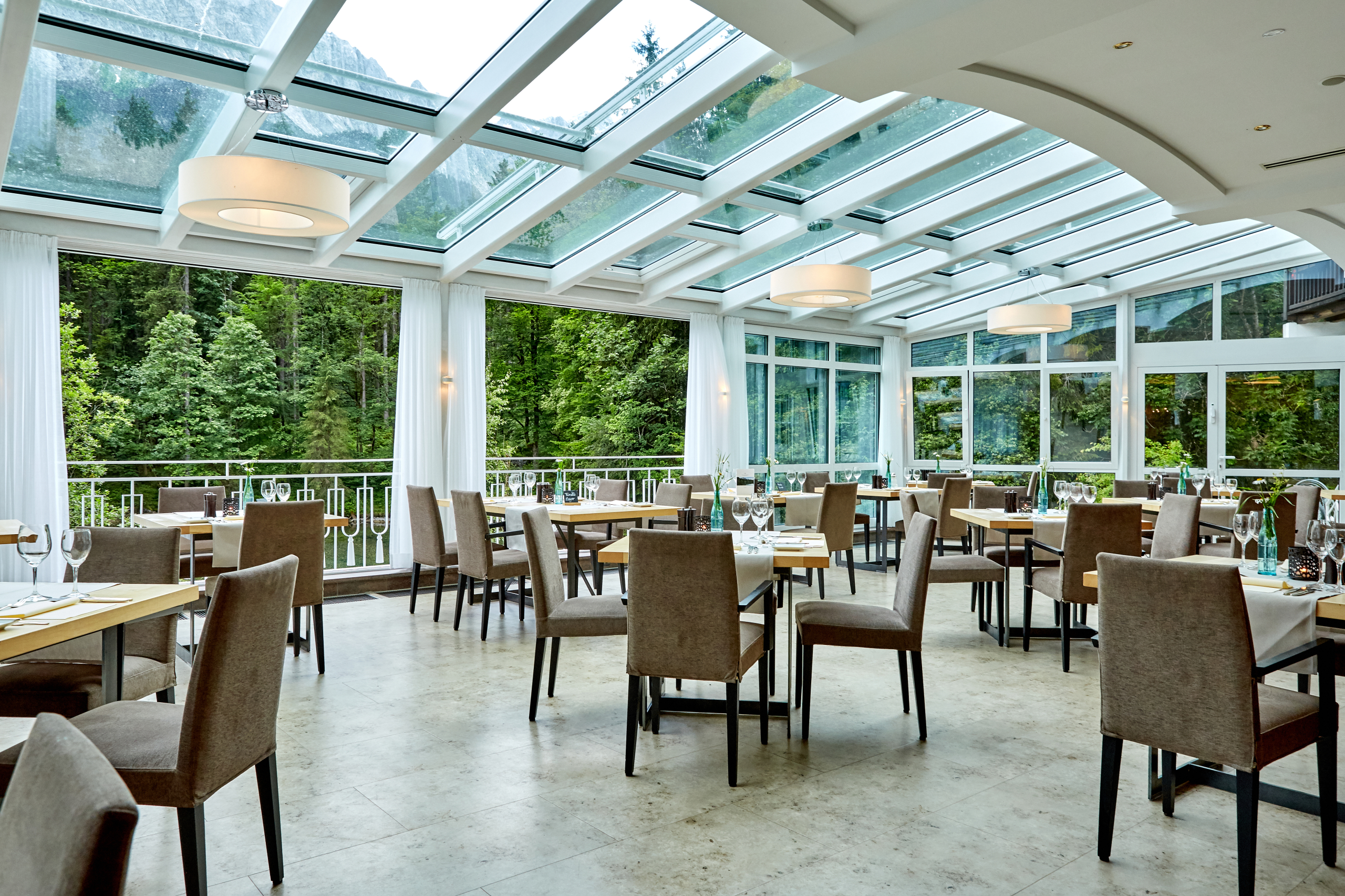 Wanderhotel: Wintergarten im Restaurant Werdenfels - Hotel am Badersee
