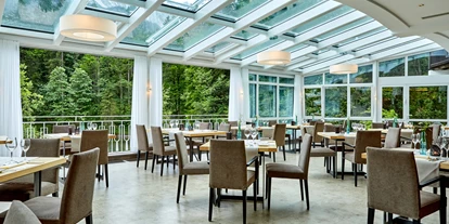 Wanderurlaub - Fahrstuhl - Bayern - Wintergarten im Restaurant Werdenfels - Hotel am Badersee