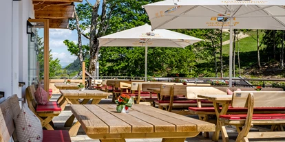 Wanderurlaub - Fahrstuhl - Bayern - Brösel Alm Sonnenterrasse - Berghotel Sudelfeld