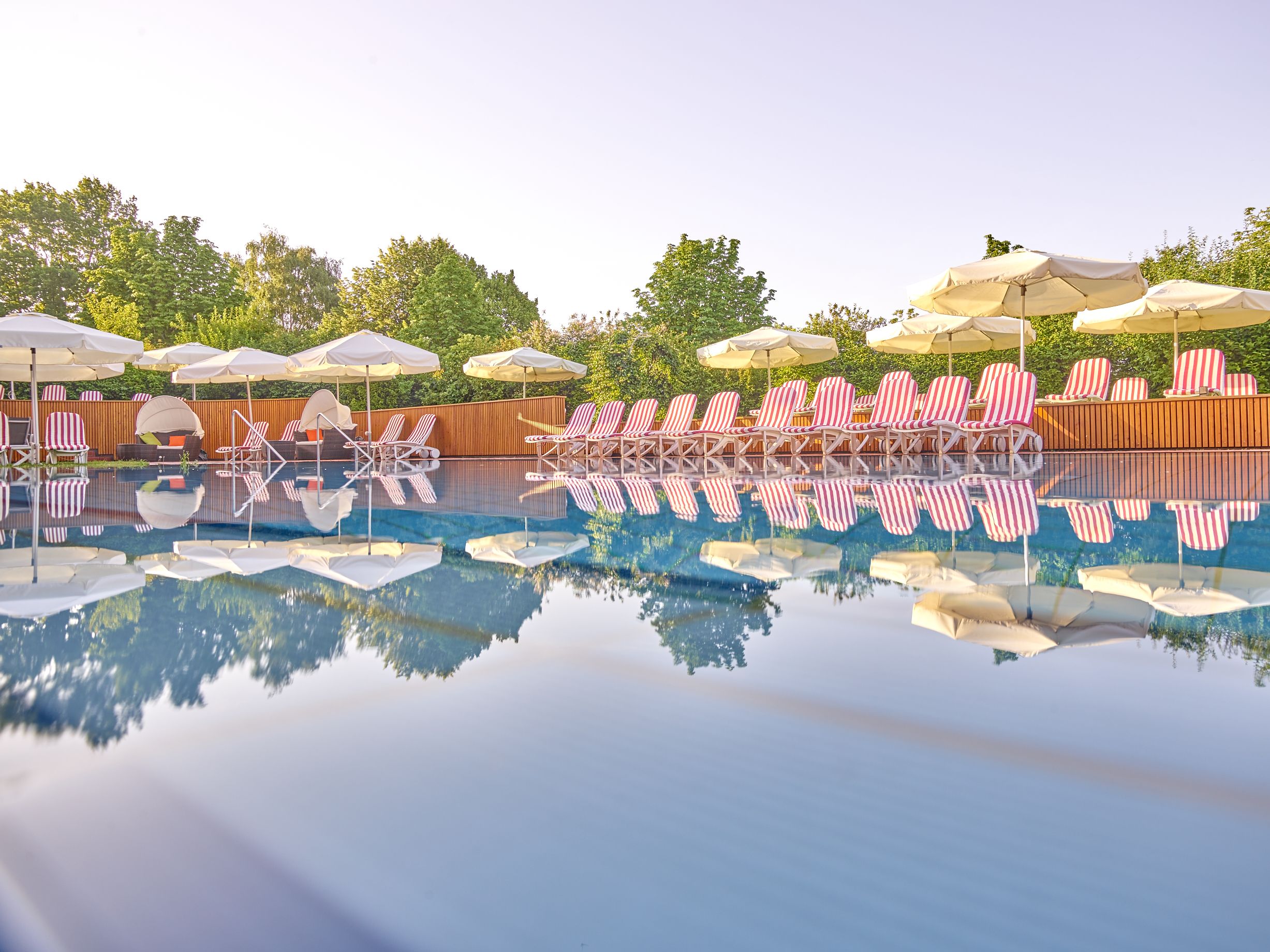 Wanderhotel: Aussenpool - Hartls Parkhotel Bad Griesbach