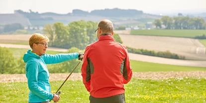 Wanderurlaub - Fahrstuhl - Bayern - Nordic-Walking - Hartls Parkhotel Bad Griesbach