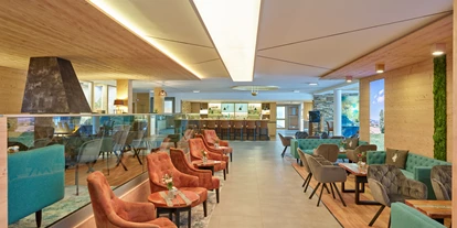 Wanderurlaub - Fahrstuhl - Bayern - Lobby - Hartls Parkhotel Bad Griesbach