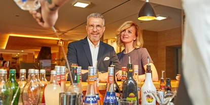 Wanderurlaub - Fahrstuhl - Bayern - Hotelbar - Hartls Parkhotel Bad Griesbach