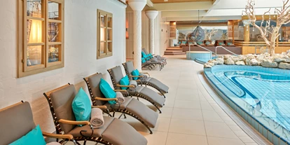 Wanderurlaub - Fahrstuhl - Bayern - Therme Innenbereich - Hartls Parkhotel Bad Griesbach