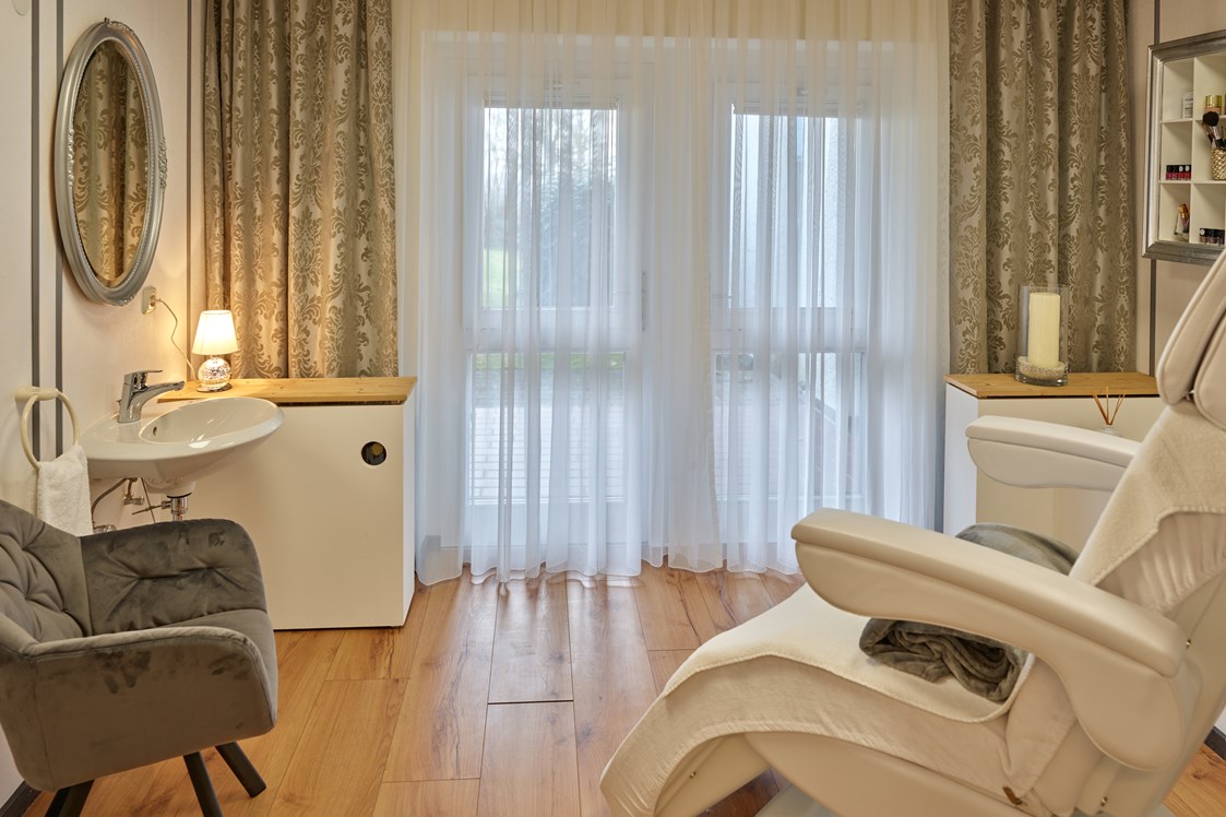 Wanderhotel: Beauty & SPA Lounge Behandlungsraum - Hartls Parkhotel Bad Griesbach
