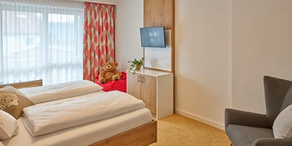 Wanderurlaub - Fahrstuhl - Bayern - Familienzimmer - Hartls Parkhotel Bad Griesbach