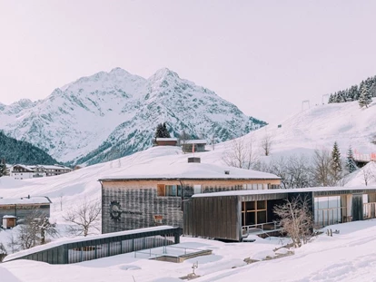 Wanderurlaub - Fahrstuhl - Naturhotel Chesa Valisa im Winter - Das Naturhotel Chesa Valisa****s